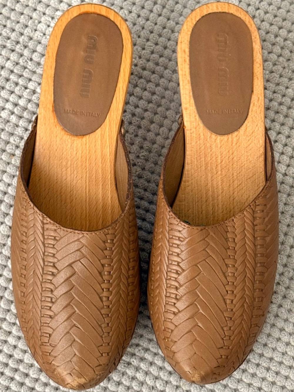 Miu Miu 36 US 6 Y2K Woven Leather Wooden Mules Metal Studs Chunky Wood Mid-Heel - Picture 2 of 10